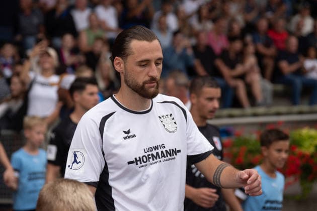 August 28, 2026, xhfmx, Regional League Southwest soccer, SG Barockstadt Fulda Lehnerz vs. FSV Frankfurt, Lukas Gottwalt of FSV Frankfurt during the pre-game walkout in Fulda