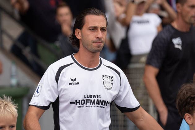 August 28, 2026, xhfmx, Regional League Southwest Soccer, SG Barockstadt Fulda Lehnerz vs. FSV Frankfurt, Giorgio Del Vecchio of FSV Frankfurt during the pre-game walkout in Fulda