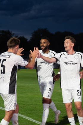 August 28, 2026, xhfmx, Regional League Southwest soccer, SG Barockstadt Fulda Lehnerz vs. FSV Frankfurt; from left: Nick Doktorczyk (FSV Frankfurt), Godwin McDonald (FSV Frankfurt), and David Deger (FSV Frankfurt) celebrate the 1–2 goal against Fulda; goal, celebration, Fulda