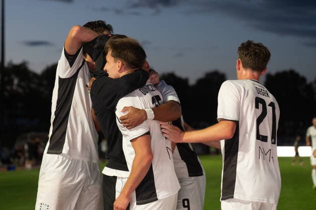 August 28, 2026, xhfmx, Regional League Southwest soccer, SG Barockstadt Fulda Lehnerz vs. FSV Frankfurt: (from left) Filip Pandza (FSV Frankfurt), Cas Peters (FSV Frankfurt), Nick Doktorczyk (FSV Frankfurt), and David Deger (FSV Frankfurt) celebrate the 1–2 goal against Fulda, Goal, Jubilation, Celebration Fulda