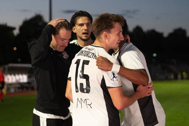 August 28, 2026, xhfmx, Regional League Southwest soccer, SG Barockstadt Fulda Lehnerz vs. FSV Frankfurt: Cas Peters (FSV Frankfurt), Filip Pandza (FSV Frankfurt), Nick Doktorczyk (FSV Frankfurt), and Godwin McDonald (FSV Frankfurt) celebrate the 1–2 goal against Fulda, Goal, Cheers, Celebration, Fulda