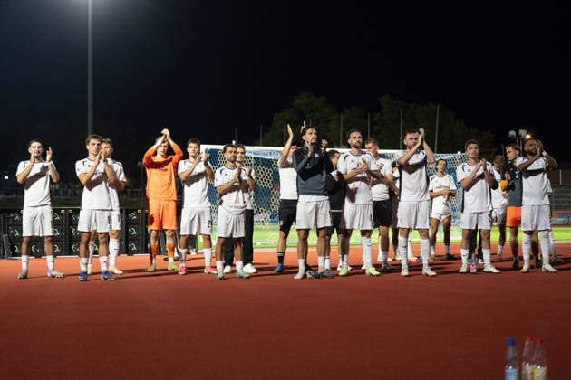 August 28, 2026, xhfmx, Regionalliga Southwest Soccer, SG Barockstadt Fulda Lehnerz vs. FSV Frankfurt The FSV Frankfurt players thank the fans in Fulda