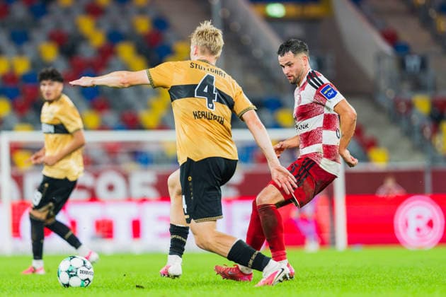 Maximilian Herwerth (VFB Stuttgart II), 04, is too late to reach the pass from Yassine Bouchama (Fortuna Düsseldorf), 05. Fortuna Düsseldorf vs. VFB Stuttgart II, Soccer, 3rd Division, Matchday 03, 2026–27 season, August 28, 2026, DFL regulations prohibit any use of photographs as image sequences and or quasi-video; Fortuna Düsseldorf vs. VFB Stuttgart II, soccer, 3rd League, Matchday 3, 2026–27 season, August 28, 2026, Düsseldorf Copyright: xEibner-Pressefoto LukasxBaldygax EP_LBA