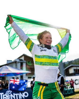 2026 UCI Mountain Bike World Championships Picture by Alex Whitehead SWpix.com - 29 08 2026 - Cycling - 2026 UCI Mountain Bike World Championships - Val di Sole, Trentino, Italy - Downhill (DHI) Final - Women Junior - Tilly Boadle (Australia) celebrates winning to become World Champion Copyright: x xSWpix.comx(t axPhotographyxHubxLtd)xAlexxWhitehead SWpix.comx SWP-3030-20868
