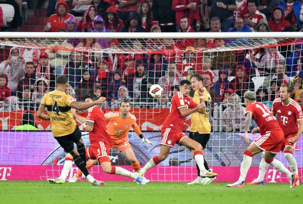 28.08.2026, Allianz Arena, Muenchen, GER, 1.FBL, FC Bayern Muenchen vs VfB Stuttgart , Josha Vagnoman (Stuttgart) erzielt das Tor zum 1:1. DFL regulations prohibit any use of photographs as image sequences and or quasi-video. (Photo by Midori Ikenouchi Hasan Bratic DeFodi Images) - *** August 28, 2026, Allianz Arena, Munich, GER, Bundesliga 1, FC Bayern Munich vs. VfB Stuttgart, Josha Vagnoman of Stuttgart scores the goal to tie the game at 1–1. DFL regulations prohibit any use of photographs as image sequences and or quasi-video. Photo by Midori Ikenouchi, Hasan Bratic, DeFodi Images