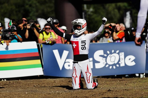 2026 UCI Mountain Bike World Championships Picture by Alex Whitehead SWpix.com - 29 08 2026 - Cycling - 2026 UCI Mountain Bike World Championships - Val di Sole, Trentino, Italy - Downhill (DHI) Final - Men Junior - Raoul Schneeberger (Switzerland) wins to become World Champion Copyright: x xSWpix.comx(t axPhotographyxHubxLtd)xAlexxWhitehead SWpix.comx SWP-3030-20918