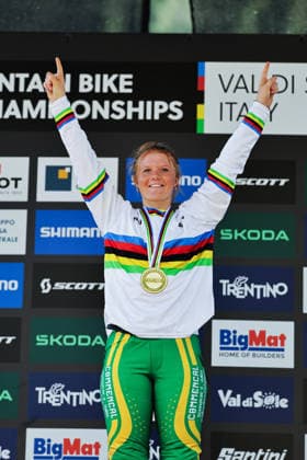 2026 UCI Mountain Bike World Championships Picture by Alex Whitehead SWpix.com - 29 08 2026 - Cycling - 2026 UCI Mountain Bike World Championships - Val di Sole, Trentino, Italy - Downhill (DHI) Final - Women Junior Podium - Tilly Boadle (Australia) wins the Gold Medal to become World Champion Copyright: x xSWpix.comx(t axPhotographyxHubxLtd)xAlexxWhitehead SWpix.comx SWP-3030-20948