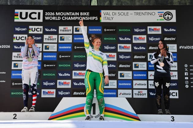 2026 UCI Mountain Bike World Championships Picture by Alex Whitehead SWpix.com - 29 08 2026 - Cycling - 2026 UCI Mountain Bike World Championships - Val di Sole, Trentino, Italy - Downhill (DHI) Final - Women Junior Podium - Tilly Boadle (Australia) wins the Gold Medal to become World Champion with Aletha Ostgaard (USA) receiving the Silver Medal and Indy Deavoll (New Zealand) receiving the Bronze Medal Copyright: x xSWpix.comx(t axPhotographyxHubxLtd)xAlexxWhitehead SWpix.comx SWP-3030-20958