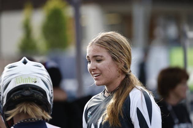 August 29, 2026, Daolasa di Commezzadura, Black Snake, 2026 UCI MTB World Championships—Women’s Junior Finals, DHI Downhill: Capella Martin (38, NZL) congratulating Winter Bush (32, USA) in Daolasa di Commezzadura, Black Snake, Trento, Italy Copyright: xJustPictures.ch FrancescoxMinghettix jp-en-FrMi-_NG_0053