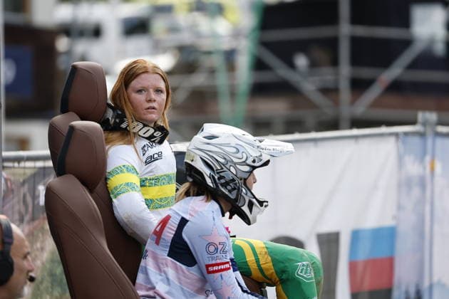 August 29, 2026, Daolasa di Commezzadura, Black Snake, 2026 UCI MTB World Championship Women s Junior Finals DHI Downhill: Tilly Boadle (20, AUS) watches the rest of the race from her first-place hot seat at Daolasa di Commezzadura, Black Snake, Trento, Italy Copyright: xJustPictures.ch FrancescoxMinghettix jp-en-FrMi-_NG_0225