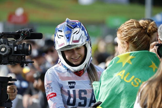August 29, 2026, Daolasa di Commezzadura, Black Snake, 2026 UCI MTB World Championships Women’s Junior Finals, DHI downhill: Aletha Ostgaard (2, USA) congratulating Tilly Boadle (20, AUS) on her victory at Daolasa di Commezzadura, Black Snake, Trento, Italy Copyright: xJustPictures.ch FrancescoxMinghettix jp-en-FrMi-_NG_0495