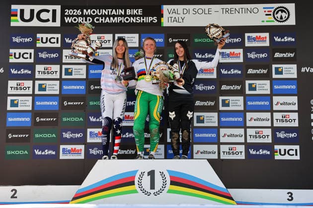 2026 UCI Mountain Bike World Championships Picture by Alex Whitehead SWpix.com - 29 08 2026 - Cycling - 2026 UCI Mountain Bike World Championships - Val di Sole, Trentino, Italy - Downhill (DHI) Final - Women Junior Podium - Tilly Boadle (Australia) wins the Gold Medal to become World Champion with Aletha Ostgaard (USA) receiving the Silver Medal and Indy Deavoll (New Zealand) receiving the Bronze Medal Copyright: x xSWpix.comx(t axPhotographyxHubxLtd)xAlexxWhitehead SWpix.comx SWP-3030-20962