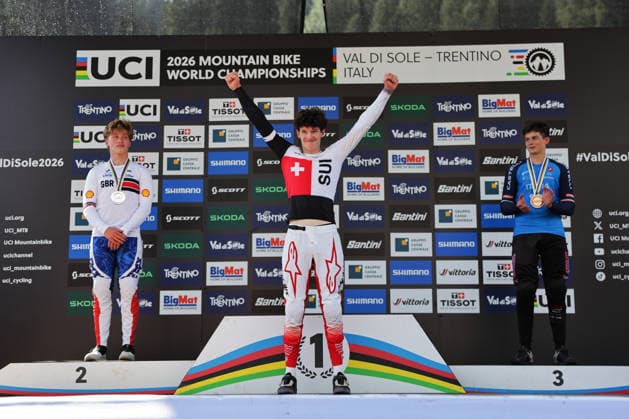 2026 UCI Mountain Bike World Championships Picture by Alex Whitehead SWpix.com - 29 08 2026 - Cycling - 2026 UCI Mountain Bike World Championships - Val di Sole, Trentino, Italy - Downhill (DHI) Final - Men Junior Podium - Raoul Schneeberger (Switzerland) wins the Gold Medal to become World Champion with Felix Griffiths (Great Britain) receiving the Silver Medal and Filippo Gilardino (Italy) receiving the Bronze Medal Copyright: x xSWpix.comx(t axPhotographyxHubxLtd)xAlexxWhitehead SWpix.comx SWP-3030-20972