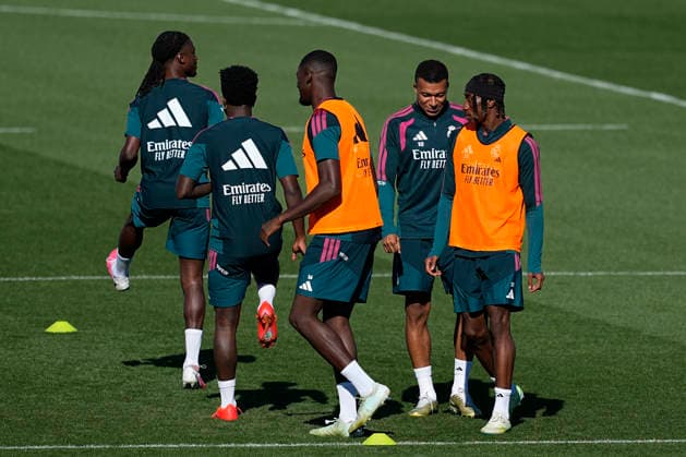 August 29, 2026, Valdebebas, Madrid, Spain: Kylian Mbappe and Yan Diomande during the training day of Real Madrid ahead the Spanish League, LaLiga EA Sports, football match against Malaga CF at Ciudad Deportiva Real Madrid on August 29, 2026, in Valdebebas, Madrid, Spain. Valdebebas Spain - ZUMAa181 20260829_zaa_a181_004 Copyright: xOscarxJ.xBarrosox