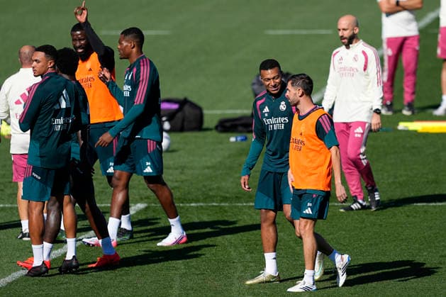 August 29, 2026, Valdebebas, Madrid, Spain: Kylian Mbappe and Bernardo Silva during the training day of Real Madrid ahead the Spanish League, LaLiga EA Sports, football match against Malaga CF at Ciudad Deportiva Real Madrid on August 29, 2026, in Valdebebas, Madrid, Spain. Real Madrid Training And press conference, PK, Pressekonferenz - LaLiga EA Sports  - ZUMAa181 20260829_zaa_a181_008 Copyright: xOscarxJ.xBarrosox