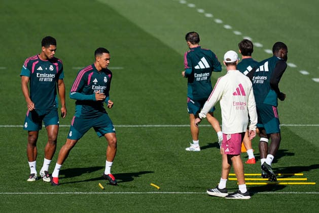 August 29, 2026, Valdebebas, Madrid, Spain: Jude Bellingham and Trent Alexander-Arnold during the training day of Real Madrid ahead the Spanish League, LaLiga EA Sports, football match against Malaga CF at Ciudad Deportiva Real Madrid on August 29, 2026, in Valdebebas, Madrid, Spain. Valdebebas Spain - ZUMAa181 20260829_zaa_a181_012 Copyright: xOscarxJ.xBarrosox
