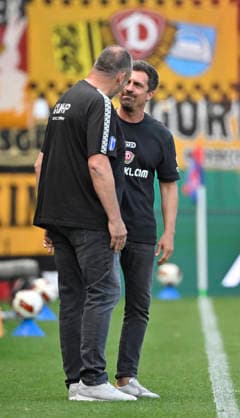 vor Spielbeginn: Trainer Coach Frank Schmidt 1. FC Heidenheim 1846 FCH im Gespraech Diskussion mit Trainer Coach Thomas Stamm SG Dynamo Dresden SGD 1. FC Heidenheim 1846 FCH vs SG Dynamo Dresden SGD 29.08.2026 DFL REGULATIONS PROHIBIT ANY USE OF PHOTOGRAPHS AS IMAGE SEQUENCES AND OR QUASI-VIDEO 1. FC Heidenheim 1846 FCH vs SG Dynamo Dresden SGD *** Before the game begins, Coach Frank Schmidt of 1. FC Heidenheim 1846 (FCH) in conversation with Coach Thomas Stamm of SG Dynamo Dresden (SGD). 1. FC Heidenheim 1846 (FCH) vs. SG Dynamo Dresden (SGD), August 29, 2026. DFL REGULATIONS PROPROHIBIT ANY USE OF PHOTOGRAPHS AS IMAGE SEQUENCES AND OR QUASI-VIDEO: 1 FC Heidenheim 1846 FCH vs. SG Dynamo Dresden SGD