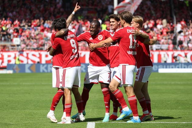 Cottbuser Torjubel Fussball 2. Bundesliga 2026 2027 FC Energie Cottbus - SpVgg Greuther Fürth *** Goal Celebration in Cottbus: Soccer, 2. Bundesliga, 2026–2027, FC Energie Cottbus vs. SpVgg Greuther Fürth
