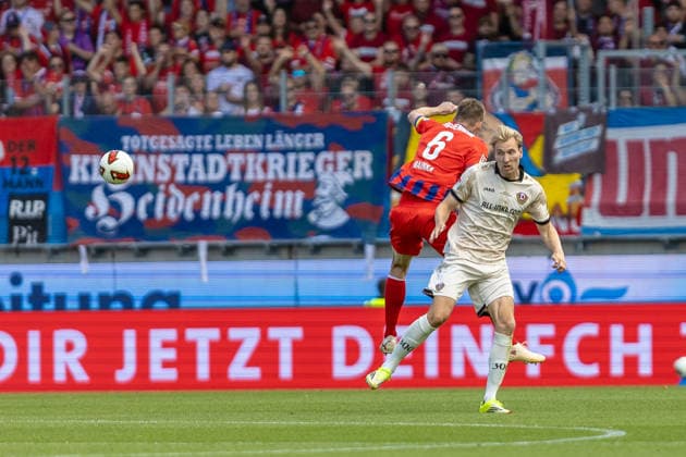 Kopfballduell Vincent Vermeij (SG Dynamo Dresden, 09) Patrick Mainka (1.FC Heidenheim, 06), GER, 1.FC Heidenheim vs. SG Dynamo Dresden, Fussball, 2. Bundesliga, 03. Spieltag, Spielzeit 2026 2027, 29.08.2026, DFL DFB REGULATIONS PROHIBIT ANY USE OF PHOTOGRAPHS AS IMAGE SEQUENCES AND OR QUASI-VIDEO, GER, 1.FC Heidenheim vs. SG Dynamo Dresden, Fussball, 2. Bundesliga, 03. Spieltag, Spielzeit 2026 2027, 29.08.2026 Heidenheim *** Heading duel: Vincent Vermeij (SG Dynamo Dresden), 09 Patrick Mainka (1 FC Heidenheim), 06, GER, 1 FC Heidenheim vs. SG Dynamo Dresden, Soccer, 2. Bundesliga, Matchday 3, 2026–2027 season, August 29, 2026, DFL and DFB regulations prohibit any use of photographs as image sequences and or quasi-video, GER, 1 FC Heidenheim vs. SG Dynamo Dresden, Soccer, 2. Bundesliga, Matchday 3, 2026–2027 Season, August 29, 2026, Heidenheim Copyright: xEibner-Pressefoto JanixPlessx EP_JPL