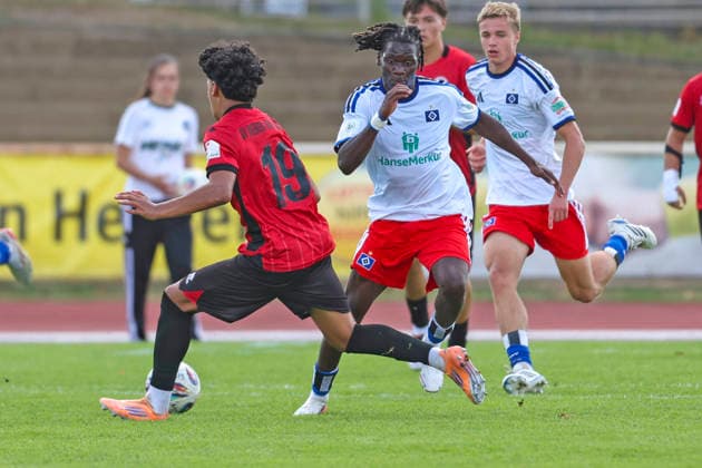 Soccer DFB Junior Cup SV Wehen Wiesbaden Hamburger SV August 29, 2026, WASSIM CHARRAD (SVWW), DAVID WURIE (HSV),