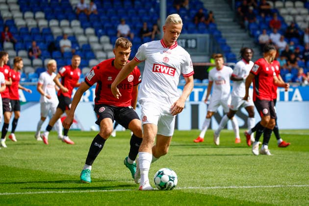 Football, 3rd Division, SV Wehen Wiesbaden v Rot-Weiß Essen