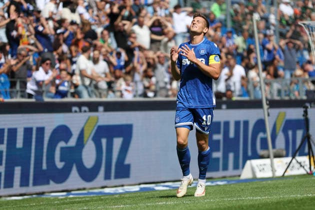 Marvin Wanitzek (Karlsruher SC) ist enttaeuscht waehrend des Spiels der 2. Bundesliga zwischen Karlsruher SC und VfL Wolfsburg, BBBank Wildpark am 29. August 2026 in Karlsruhe, Deutschland. (Foto von Oliver Kaelke DeFodi Images) +++ Marvin Wanitzek (Karlsruher SC) looks dejected during the 2nd Bundesliga match between Karlsruher SC and VfL Wolfsburg at BBBank Wildpark on August 29, 2026 in Karlsruhe, Germany. (Photo by Oliver Kaelke DeFodi Images) DFB DFL REGULATIONS PROHIBIT ANY USE OF PHOTOGRAPHS AS IMAGE SEQUENCES AND OR QUASI-VIDEO. (Photo by Oliver Kaelke DeFodi Images) - *** Marvin Wanitzek of Karlsruher SC looks dejected during the 2. Bundesliga match between Karlsruher SC and VfL Wolfsburg, BBBank Wildpark on August 29, 2026, in Karlsruhe, Germany. Photo by Oliver Kaelke, DeFodi Images. Marvin Wanitzek of Karlsruher SC looks dejected during the 2nd Bundesliga match between Karlsruher SC and VfL Wolfsburg at BBBank Wildpark on August 29, 2026 in Karlsruhe, Germany. Photo by Oliver Kaelke, DeFodi Images. DFB and DFL regulations prohibit any use of photographs as image sequences and or quasi-video. Photo by Oliver Kaelke, DeFodi Images.