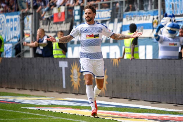 29.08.2026, GER, Fussball, Herren, 3. Liga, Saison 2026 2027, MSV Duisburg - FC Würzburger Kickers Lex-Tyger Lobinger (Duisburg) Torjubel, jubelt nach seinem Treffer zum 2:0 Duisburg schauinsland-reisen-Arena Nordrhein-Westfalen Deutschland *** August 29, 2026, GER, Soccer, Men s, 3rd Division, 2026–2027 Season, MSV Duisburg vs. FC Würzburger Kickers, Lex Tyger Lobinger, Duisburg, goal celebration, celebrating after scoring the 2–0 goal, Duisburg, Schauinsland, Reisen Arena, North Rhine-Westphalia, Germany Copyright: xAdrianxSchlüterx