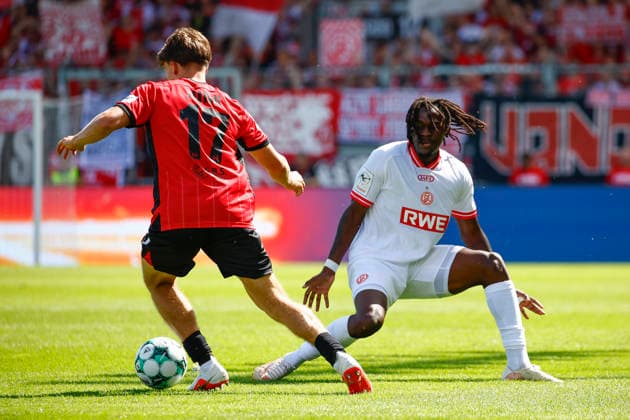 August 29, 2026, xavx, Soccer 3rd Division, SV Wehen Wiesbaden vs. Rot-Weiss Essen; from left: Ben Nink (SV Wehen Wiesbaden), Franci Bouebari (Rot-Weiss Essen) in Wiesbaden
