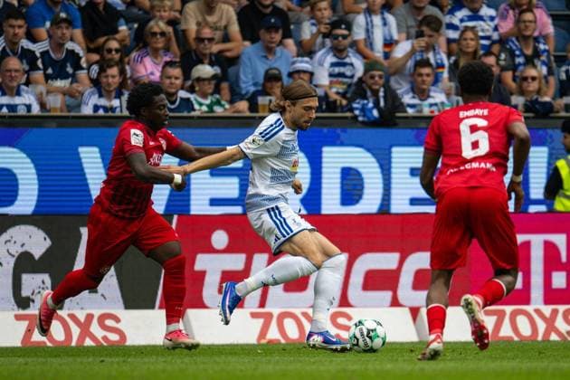 3rd Division: MSV Duisburg vs. Würzburger Kickers ** FOR EDITORIAL USE ONLY ** EDITORIAL USE ONLY ** p Soccer 3rd Division MSV Duisburg vs. Würzburger Kickers on August 29, 2026, at the Schauinsland Reisen Arena in Duisburg Joshua Bitter Duisburg Duisburg Copyright JakobxKlos Copyright: JakobxKlos doc87dbkforgsxwvq769e1 ,EDITORIAL USE ONLY Copyright: JakobxKlos