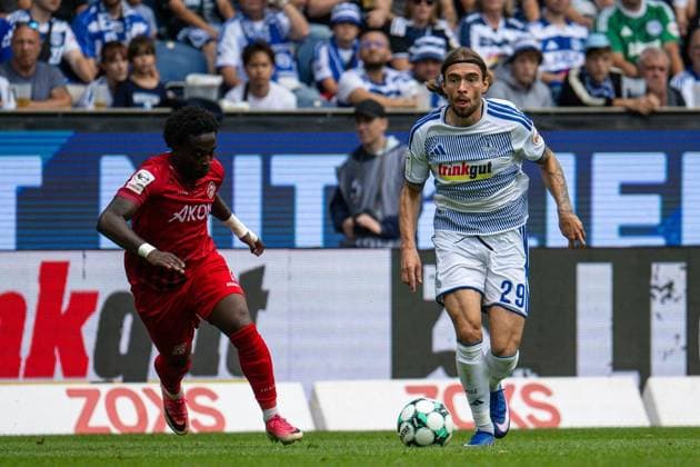 3rd Division: MSV Duisburg vs. Würzburger Kickers ** FOR EDITORIAL USE ONLY ** EDITORIAL USE ONLY ** p Soccer 3rd Division: MSV Duisburg vs. Würzburger Kickers on August 29, 2026, at the Schauinsland Reisen Arena in Duisburg. Joshua Bitter, Duisburg. Copyright JakobxKlos Copyright: JakobxKlos doc87dbkgc23cj1gbuuulni ,EDITORIAL USE ONLY Copyright: JakobxKlos