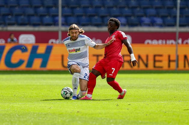 August 29, 2026, GER, Soccer, Men s, 3rd Division, 2026–2027 Season, MSV Duisburg vs. FC Würzburger Kickers; Can Coskun (Duisburg) and Pedro Muteba (Würzburg) battle for the ball; Duisburg, Schauinsland-Arena, North Rhine-Westphalia, Germany Copyright: xAdrianxSchlüterx