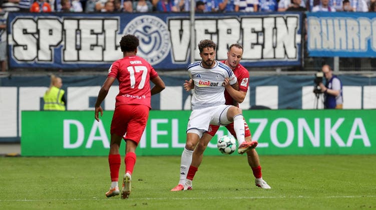 August 29, 2025, xfsx, Men s, Soccer, 2026–2027 Season, 3rd Division, Matchday 3: MSV Duisburg vs. FC Würzburger Kickers; Liam Omore (FC Würzburger Kickers), Lex Tyger Lobinger (MSV Duisburg), Leo Eberle (FC Würzburger Kickers); Duisburg Schauinsland Reisen Arena, North Rhine-Westphalia, Germany