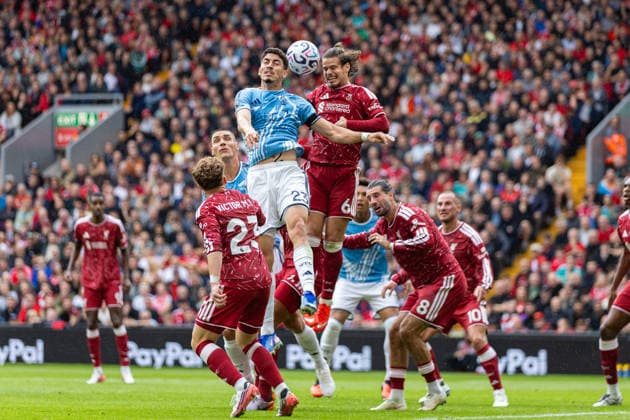 Football - FA Premier League - Liverpool FC v Nottingham Forest FC LIVERPOOL, ENGLAND - Saturday, August 29, 2026: Liverpool s Milos Kerkez challenges for a header with Nottingham Forest s Jair Cunha (L) during the FA Premier League match between Liverpool FC and Nottingham Forest FC at Anfield. (Photo by David Rawcliffe Propaganda) LIVERPOOL Anfield MERSEYSIDE ENGLAND  Copyright: xDavidxRawcliffex P2026-08-29-Liverpool_Nottingham_Forest-45