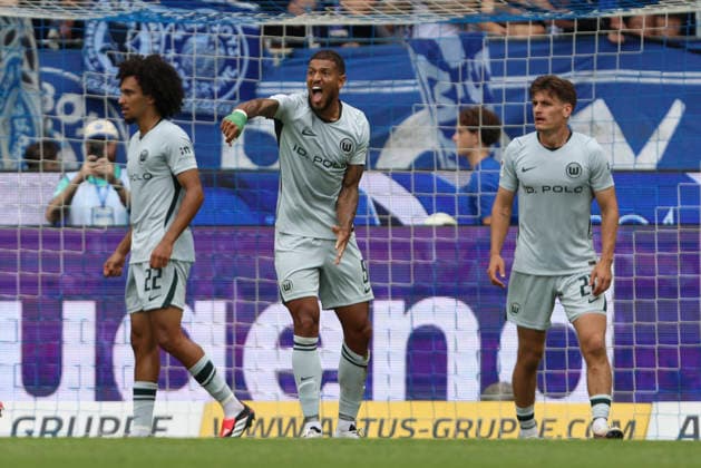 Vinicius Souza (VFL Wolfsburg) gestikuliert, Gestik waehrend des Spiels der 2. Bundesliga zwischen Karlsruher SC und VfL Wolfsburg, BBBank Wildpark am 29. August 2026 in Karlsruhe, Deutschland. (Foto von Oliver Kaelke DeFodi Images) +++ Vinicius Souza (VFL Wolfsburg) gestures during the 2nd Bundesliga match between Karlsruher SC and VfL Wolfsburg at BBBank Wildpark on August 29, 2026 in Karlsruhe, Germany. (Photo by Oliver Kaelke DeFodi Images) DFB DFL REGULATIONS PROHIBIT ANY USE OF PHOTOGRAPHS AS IMAGE SEQUENCES AND OR QUASI-VIDEO. (Photo by Oliver Kaelke DeFodi Images) - *** Vinicius Souza of VFL Wolfsburg gesturing during the 2. Bundesliga match between Karlsruher SC and VfL Wolfsburg, BBBank Wildpark on August 29, 2026, in Karlsruhe, Germany. Photo by Oliver Kaelke, DeFodi Images. Vinicius Souza of VFL Wolfsburg gestures during the 2nd Bundesliga match between Karlsruher SC and VfL Wolfsburg at BBBank Wildpark on August 29, 2026 in Karlsruhe, Germany. Photo by Oliver Kaelke, DeFodi Images. DFB and DFL regulations prohibit any use of photographs as image sequences and or quasi-video. Photo by Oliver Kaelke, DeFodi Images.