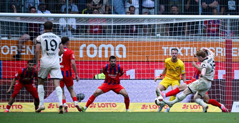 29.08.2026, xemx, Fussball 2.Bundesliga, 1.FC Heidenheim - Dynamo Dresden v.l. Robert Wagner (Dynamo Dresden) Goal scored, erziehlt das Tor zum 1:2 (DFL DFB REGULATIONS PROHIBIT ANY USE OF PHOTOGRAPHS as IMAGE SEQUENCES and or QUASI-VIDEO) Heidenheim *** August 29, 2026, xemx, Soccer 2. Bundesliga, 1 FC Heidenheim vs. Dynamo Dresden – Robert Wagner (Dynamo Dresden) scores the goal, making the score 1–2. DFL and DFB regulations prohibit any use of photographs as image sequences and or quasi-video. Heidenheim