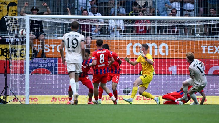 29.08.2026, xemx, Fussball 2.Bundesliga, 1.FC Heidenheim - Dynamo Dresden v.l. Robert Wagner (Dynamo Dresden) Goal scored, erziehlt das Tor zum 1:2 (DFL DFB REGULATIONS PROHIBIT ANY USE OF PHOTOGRAPHS as IMAGE SEQUENCES and or QUASI-VIDEO) Heidenheim *** August 29, 2026, xemx, Soccer 2. Bundesliga, 1 FC Heidenheim vs. Dynamo Dresden – Robert Wagner (Dynamo Dresden) scores the goal, making the score 1–2. DFL and DFB regulations prohibit any use of photographs as image sequences and or quasi-video. Heidenheim