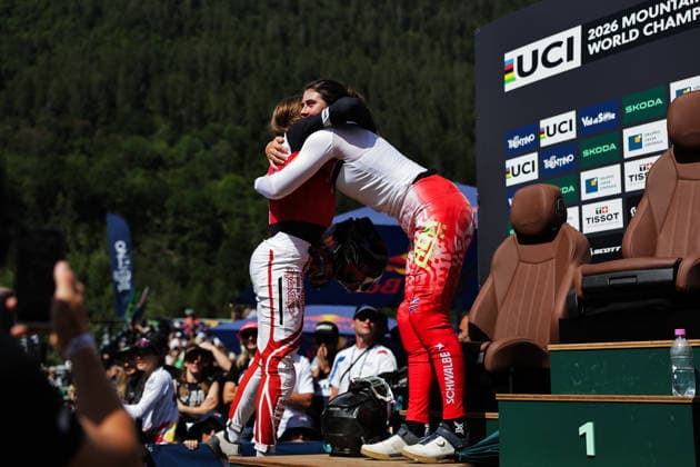 2026 UCI Mountain Bike World Championships Picture by Alex Whitehead SWpix.com - 29 08 2026 - Cycling - 2026 UCI Mountain Bike World Championships - Val di Sole, Trentino, Italy - Downhill (DHI) Final - Women Elite - Harriet Harnden (Great Britain), Lisa Baumann (Switzerland), Skoda Hot Seat Copyright: x xSWpix.comx(t axPhotographyxHubxLtd)xAlexxWhitehead SWpix.comx SWP-3030-21046