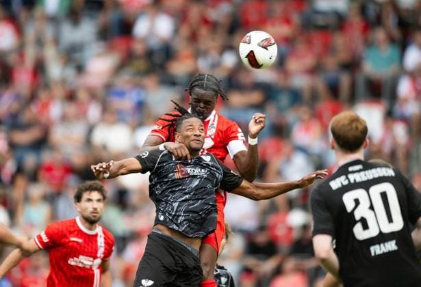 SOCCER REGIONAL LEAGUE NORTHEAST 2026–2027 SEASON, MATCHDAY 7: FC ROT WEISS ERFURT vs. BFC PREUSSEN ** FOR EDITORIAL PURPOSES ONLY ** EDITORIAL USE ONLY ** p August 29, 2026 Erfurt Soccer Regional League Northeast Matchday 7, 2026–2027 Season Steigerwaldstadion FC Rot-Weiss Erfurt vs. BFC Preussen; pictured: Maxime Aglago Awoudja 6 FC Rot-Weiss Erfurt in a tackle with Charmaine Häusl 21 BFC Preussen Germany Thuringia Erfurt Copyright SaschaxFromm Copyright: SaschaxFromm doc87dbru6nz9l1m4sh4ltz ,EDITORIAL USE ONLY Copyright: SaschaxFromm