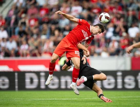 SOCCER REGIONAL LEAGUE NORTHEAST 2026–2027 SEASON, MATCHDAY 7: FC ROT WEISS ERFURT VS. BFC PREUSSEN ** FOR EDITORIAL PURPOSES ONLY ** EDITORIAL USE ONLY ** p August 29, 2026 Erfurt Soccer Regional League Northeast Matchday 7, 2026–2027 Season, Steigerwaldstadion: FC Rot-Weiss Erfurt vs. BFC Preussen. Pictured: Robbie Felßberg (18) of Rot-Weiss Erfurt in a tackle with Joscha Wosz 20 BFC Preussen Germany Thuringia Erfurt Copyright SaschaxFromm Copyright: SaschaxFromm doc87dbrufxomavaxialsv ,EDITORIAL USE ONLY Copyright: SaschaxFromm