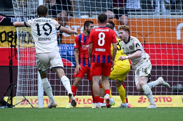 29.08.2026, xemx, Fussball 2.Bundesliga, 1.FC Heidenheim - Dynamo Dresden v.l. Robert Wagner (Dynamo Dresden) Jubel, Torjubel, celebrate the goal, jubelt ueber das Tor zum 1:2 (DFL DFB REGULATIONS PROHIBIT ANY USE OF PHOTOGRAPHS as IMAGE SEQUENCES and or QUASI-VIDEO) Heidenheim *** August 29, 2026, xemx, Soccer, 2. Bundesliga, 1. FC Heidenheim vs. Dynamo Dresden, Robert Wagner, Dynamo Dresden, celebration, Goal celebration, celebrating the goal, cheering over the goal to make it 1–2 DFL DFB REGULATIONS PROHIBIT ANY USE OF PHOTOGRAPHS as IMAGE SEQUENCES and or QUASI-VIDEO Heidenheim