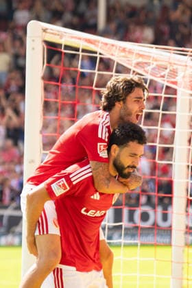 29.08.2026: Fußball: Energie Cottbus - SpVgg Greuther Fürth, 3. Spieltag der 2. Bundesliga im LEAG Energie Stadion. Torjubel Lucas Copado (Energie Cottbus, 9) und Tolcay Cigerci (Energie Cottbus, 10) nach seinem Tor zum 2:2. WICHTIGER HINWEIS: Gemäß den Vorgaben der DFL und des DFB ist es untersagt, in dem Stadion und oder vom Spiel angefertigte Fotoaufnahmen in Form von Sequenzbildern und oder videoähnlichen Fotostrecken zu verwerten bzw. verwerten zu lassen. *** August 29, 2026: Energie Cottbus vs. SpVgg Greuther Fürth, Matchday 3 of the 2. Bundesliga at LEAG Energie Stadium. Goal celebrations by Lucas Copado (Energie Cottbus, 9) and Tolcay Cigerci (Energie Cottbus), 10, after his goal to tie the score at 2–2 IMPORTANT NOTICE: In accordance with DFL and DFB regulations, it is prohibited to use or allow the use of photographs taken in the stadium and or during the game in the form of sequential images and or video-like photo series. Copyright: xJamesxZabelx