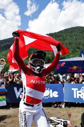2026 UCI Mountain Bike World Championships Picture by Alex Whitehead SWpix.com - 29 08 2026 - Cycling - 2026 UCI Mountain Bike World Championships - Val di Sole, Trentino, Italy - Downhill (DHI) Final - Women Elite - Valentina Höll (Austria) celebrates winning to become World Champion Copyright: x xSWpix.comx(t axPhotographyxHubxLtd)xAlexxWhitehead SWpix.comx SWP-3030-21053