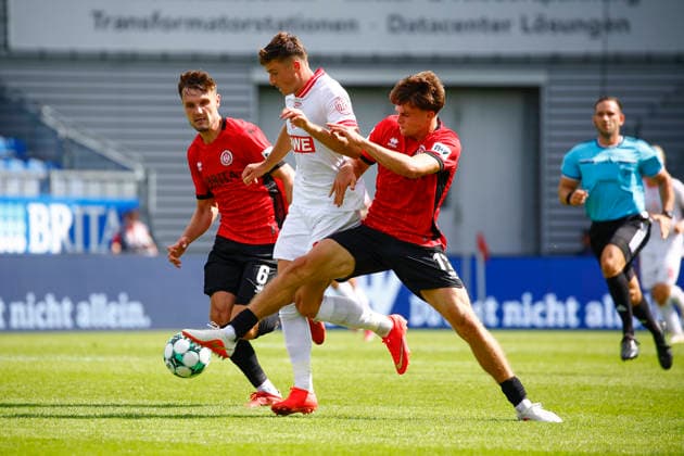 August 29, 2026, xavx, Soccer 3rd Division, SV Wehen Wiesbaden vs. Rot-Weiss Essen; Gino Fechner (SV Wehen Wiesbaden), Semir Telalovic (Rot-Weiss Essen), Ben Nink (SV Wehen Wiesbaden), Wiesbaden
