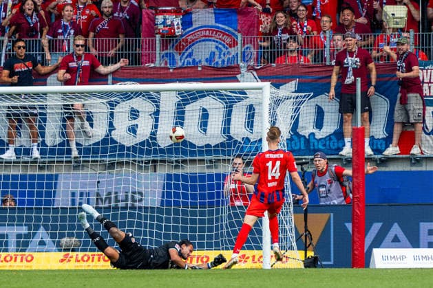 2. Fußball Bundesliga: 1. FC Heidenheim 1846 e.V. vs. Dynamo Dresden; 29.08.2026 Heidenheim, GERMANY - 29. August 2027: Maximilian Breunig (1. FC Heidenheim 1846, 14) beim Abschluss zum 5:2 während dem Spiel zwischen dem 1. FC Heidenheim 1846 e.V. und Dynamo Dresden am 3. Spieltag der 2. Bundesliga in der Voith-Arena. *** 2. Bundesliga 1 FC Heidenheim 1846 e.V. vs. Dynamo Dresden August 29, 2026 Heidenheim, GERMANY August 29, 2027 Maximilian Breunig 1 FC Heidenheim 1846, 14, scoring the goal that made it 5–2 during the match between 1 FC Heidenheim 1846 e.V. and Dynamo Dresden on Matchday 3 of the 2. Bundesliga at the Voith Arena Copyright: xBEAUTIFULxSPORTS Steinx
