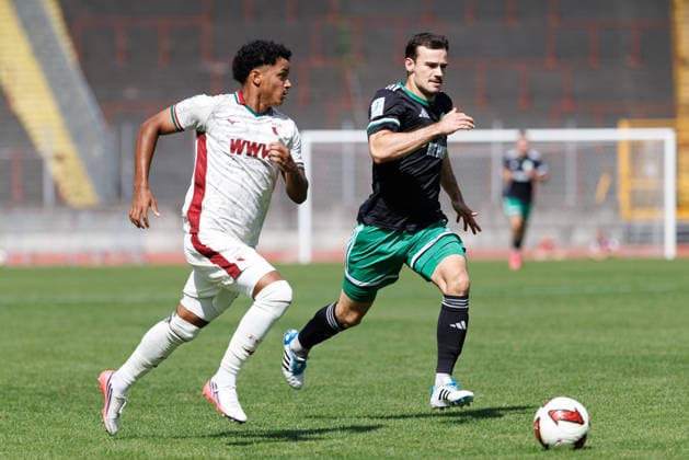 Faik Sakar, 23, FC Augsburg II, and Patrick Ort, 14, SC Eltersdorf, during the match between FC Augsburg II and SC Eltersdorf, soccer, men s, Bavarian Regional League, 2026–2027, Matchday 6 on August 29, 2026, in Augsburg, Rosenaustadion, Bavaria, Germany