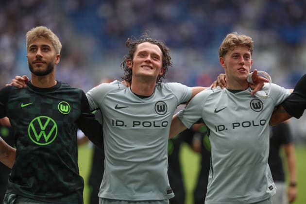 Fabian Reese (VfL Wolfsburg, 11) wirkt sichtlich happy nach dem Sieg in Karlsruhe, Karlsruher SC vs. VfL Wolfsburg, 2. Bundesliga, 3. Spieltag, 2026 2027, 29.08.2026, DFL REGULATIONS PROHIBIT ANY USE OF PHOTOGRAPHS AS IMAGE SEQUENCES AND OR QUASI-VIDEO, Karlsruher SC vs. VfL Wolfsburg, 2. Bundesliga, 3. Spieltag, 2026 2027, 29.08.2026 Karlsruhe *** Fabian Reese of VfL Wolfsburg, No. 11, looks visibly happy after the victory in Karlsruhe; Karlsruher SC vs. VfL Wolfsburg, 2. Bundesliga, Matchday 3, 2026–2027, August 29, 2026, DFL regulations prohibit any use of photographs as image sequences and or quasi-video, Karlsruher SC vs. VfL Wolfsburg, 2. Bundesliga, Matchday 3, 2026–2027, August 29, 2026, Karlsruhe Copyright: xEibner-Pressefoto JanxPrihodax EP_JPA