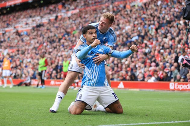 Fußball: Premier League – Liverpool gegen Nottingham Forest, 29. August 2026 Premier League – Liverpool gegen Nottingham Forest Morgan Gibbs-White von Nottingham Forest feiert gemeinsam mit Liam Delap von Nottingham Forest nach dem zweiten Tor. Foto: Simon Stacpoole Abseits Liverpool, Großbritannien  Copyright: xSimonxStacpoolexOffside