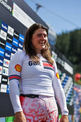 2026 UCI Mountain Bike World Championships Picture by Alex Whitehead SWpix.com - 29 08 2026 - Cycling - 2026 UCI Mountain Bike World Championships - Val di Sole, Trentino, Italy - Downhill (DHI) Final - Women Elite - Harriet Harnden (Great Britain) finishes third Copyright: x xSWpix.comx(t axPhotographyxHubxLtd)xAlexxWhitehead SWpix.comx SWP-3030-21074