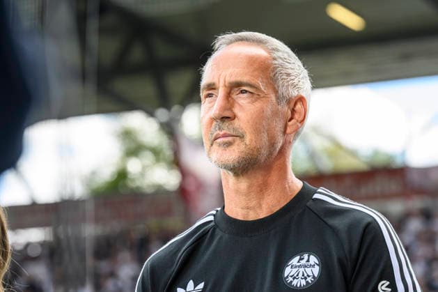 im Bild v.l.: Adi Huetter (E Frankfurt, Trainer), GER, Berlin, Fussball, 1. FC Union Berlin vs Eintracht Frankfurt, in der Alten Försterei, 29.08.2026, DFB DFL REGULATIONS PROHIBIT ANY USE OF PHOTOGRAPHS AS IMAGE SEQUENCES AND OR QUASI-VIDEO, *** Pictured from left: Adi Huetter, Eintracht Frankfurt, Coach, GER, Berlin, Soccer, 1. FC Union Berlin vs. Eintracht Frankfurt, at the Alte Försterei, August 29, 2026, DFB and DFL regulations prohibit any use of photographs as image sequences and or quasi-video, Copyright: HMBxMedia UwexKoch