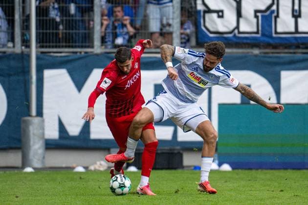 3rd Division: MSV Duisburg vs. Würzburger Kickers ** FOR EDITORIAL USE ONLY ** EDITORIAL USE ONLY ** p Soccer 3rd Division MSV Duisburg vs. Würzburger Kickers on August 29, 2026, at the Schauinsland Reisen Arena in Duisburg Lex Tyger Lobinger Duisburg Duisburg Copyright JakobxKlos Copyright: JakobxKlos doc87dcfvtqub5164gcnoct ,EDITORIAL USE ONLY Copyright: JakobxKlos